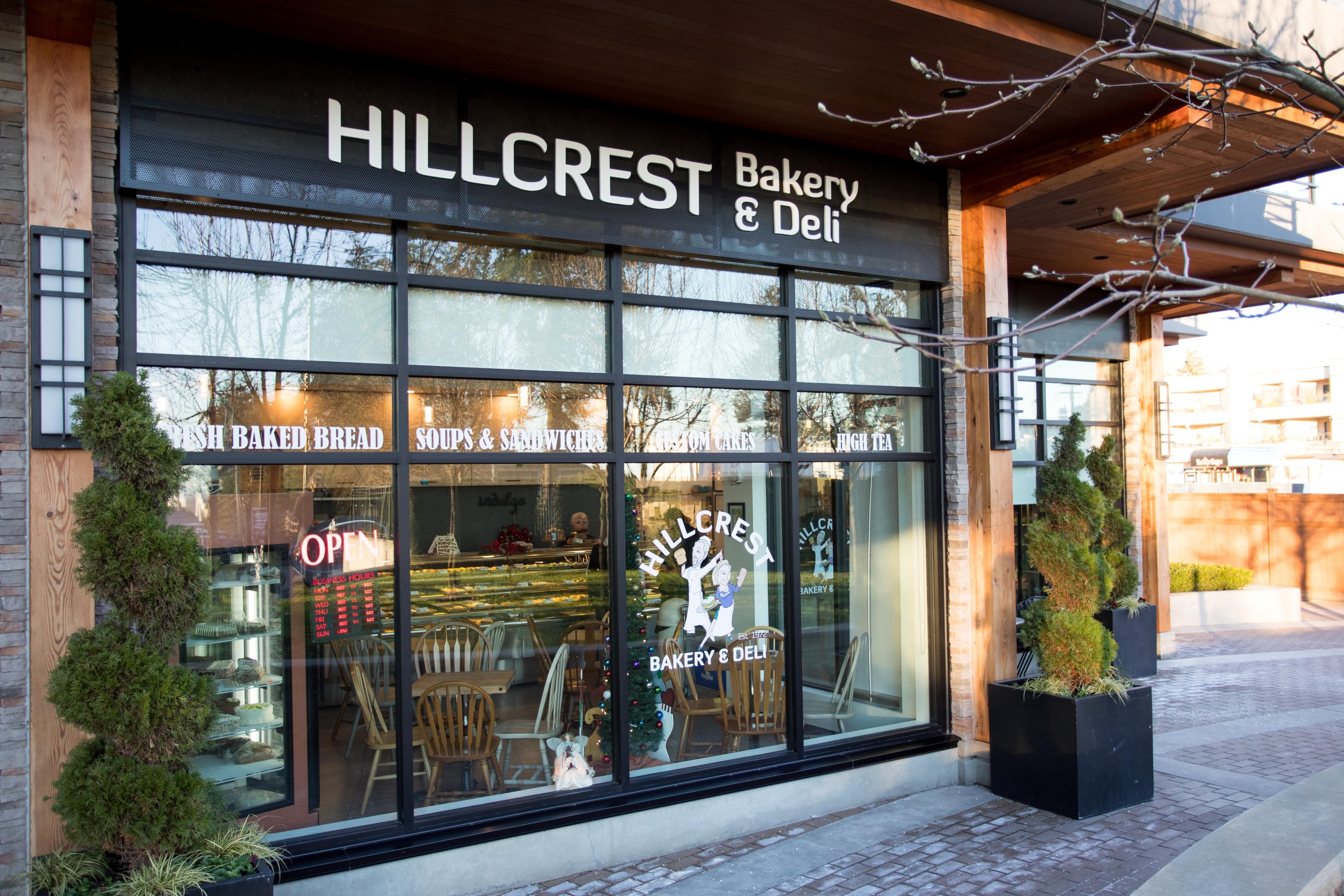 hillcrest-bakery-and-deli-storefront