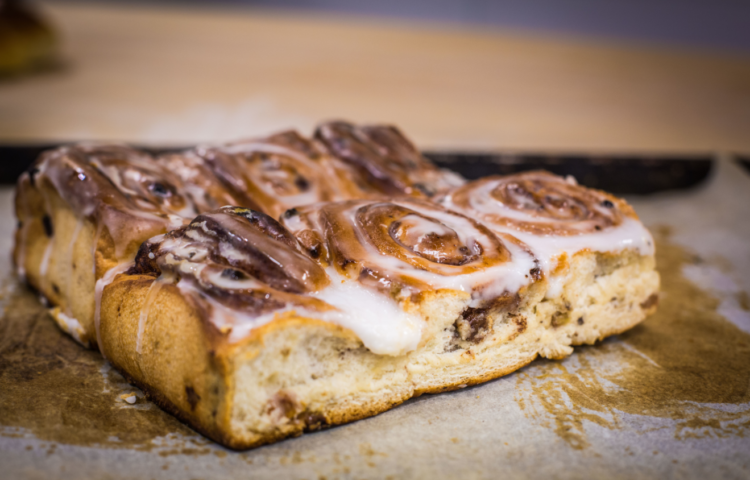 best-cinnamon-buns-white-rock-south-surrey-bakery