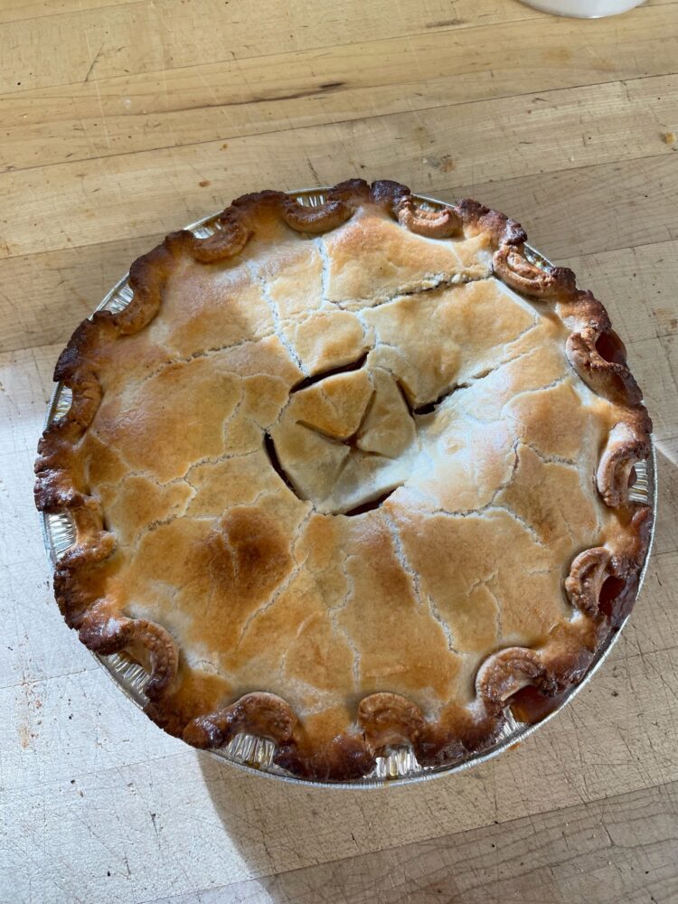 best-deep-dish-apple-pie-white-rock-surrey-bakery