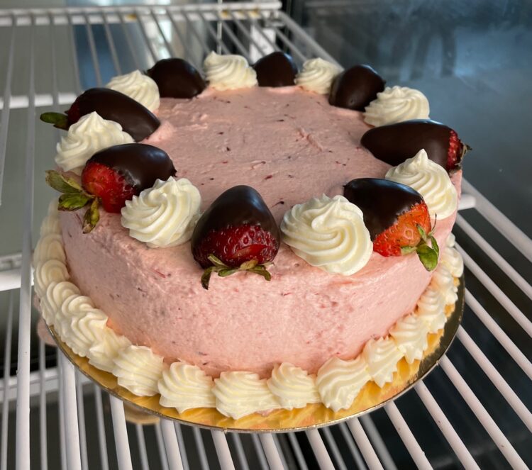 strawberry-delight-cake-south-surrey-white-rock-bakery