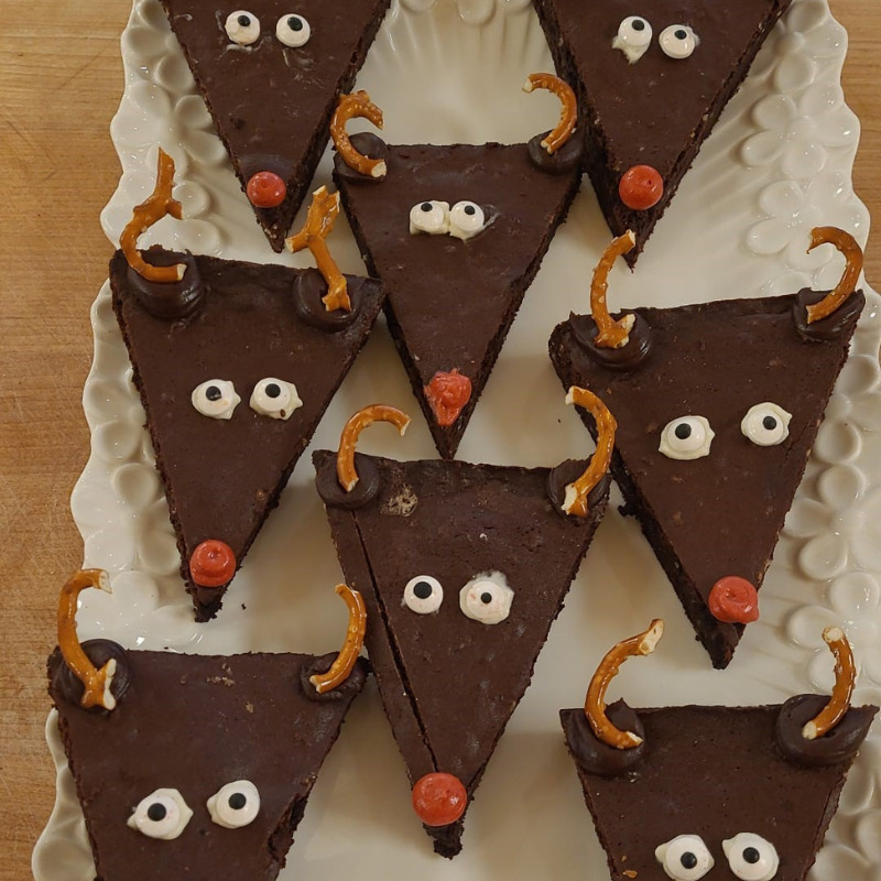 christmas-dessert-holiday-treat-reindeer-brownie-white-rock-south-surrey-hillcrest-bakery
