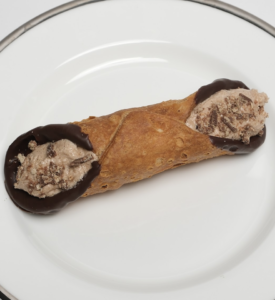 Kitkat Cannoli